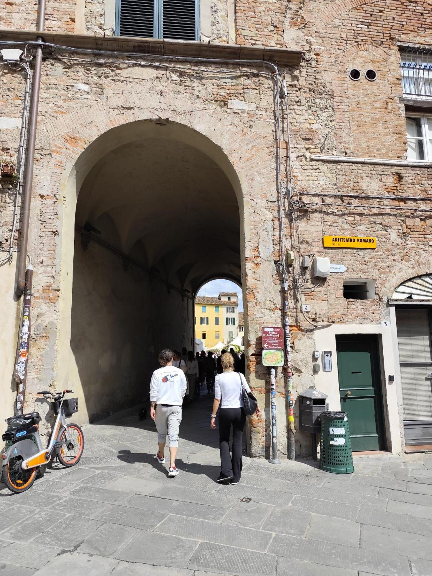 Casa Rosina + Box Per Auto 2 Bici 1,5Km Dalle Mura Lucca Exterior photo